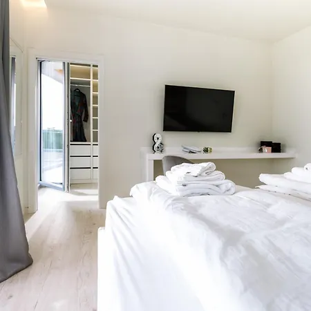 Luxury Sonia With Wellness & Gym - Happy Villa