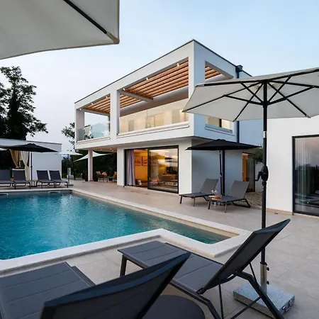Luxury Sonia With Wellness & Gym - Happy Villa *