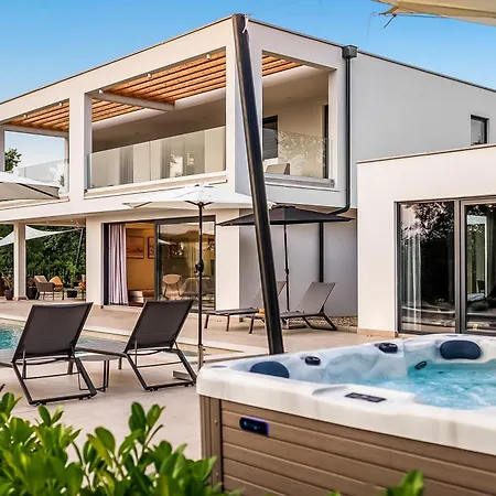 Luxury Sonia With Wellness & Gym Villa *